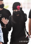 [ST포토] 블랙핑크 제니, 출국은 즐거워