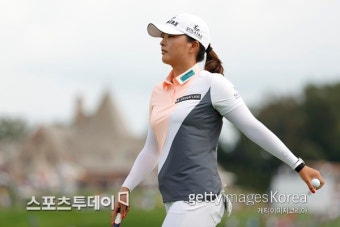 고진영, 파운더스컵 2R 단독 선두 질주…유소연 공동 2위