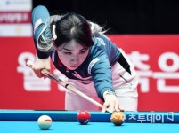 [ST포토] 당구 아이돌 전애린, 뱅크샷을 노려