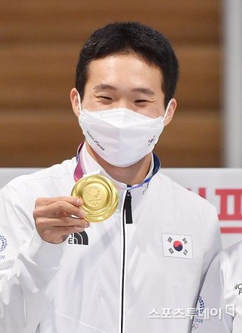 올림픽 금메달리스트 신재환, 운전자 폭행 혐의 적용…불구속 송치