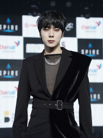 [ST포토] 오메가엑스 제현 '빠져드는 눈빛'