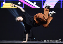 [ST포토] YGX 예리, '국가대표 브레이크댄스~'