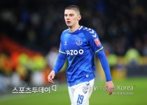 우크라이나 출신 에버턴 미콜렌코 전 세계가 조국을 도와주길 요청