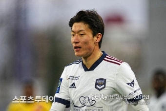 '황의조 풀타임' 보르도, 9명이 뛴 몽펠리에에 0-2 패배