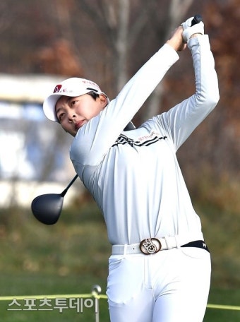 김효주, 셰브론 챔피언십 3R 공동 5위 유지…선두 컵초와 10타 차