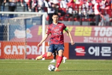 부상에서 돌아온 김천 정승현 팬들의 응원에 항상 행복한 주말