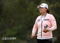 6연속 버디 고진영, 팔로스 버디스 첫날 7언더파 맹타