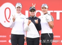 인셀덤윤이나대리점 | [ST포토] 권서연-정윤지-윤이나 '느낌이 좋아'