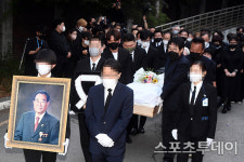 [ST포토] 슬픔 속에서 진행된 故 송해의 발인식