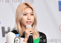 [ST포토] 시미즈, 꿈을 이룬 첫 MC