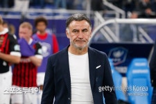 포체티노와 결별한 PSG, 신임 사령탑에 갈티에 감독 선임