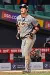 '하주석 끝내기포' 한화, KIA에 5-4 승리…KIA전 9연패 탈출