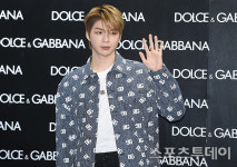[ST포토] 강다니엘 '자신감 가득한 손인사'