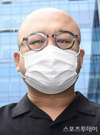 [ST포토] 돈스파이크 '흐린 눈빛'