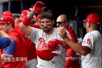 '카스테야노스 3타점' 필라델피아, NLDS 1차전서 애틀랜타 격파