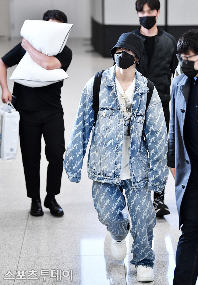 정국, 일본 우익 모자 착용에 사과…많은 분들께 실망과 걱정 드려 죄송