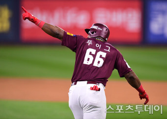 이정후, 키움 애리조나 캠프서 깜짝 등장! 팀워크 강화 회식에 의외의 손님!