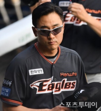 한화, 최원호 퓨처스 감독과 3년 재계약