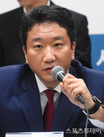 오메가 엑스 