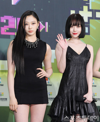[ST포토] 에스파 지젤-윈터 '매력 더하는 눈빛'