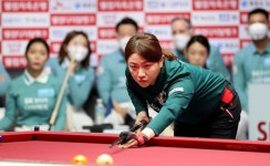 김민아 2승 NH농협카드, SK렌터카에 4-1 역전승