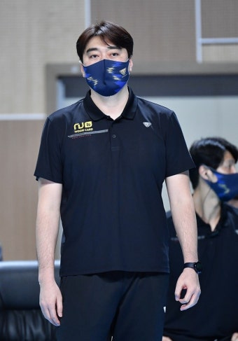'3위와 1점 차' 우리카드 김재헌 코치 