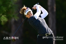 헨더슨, LPGA 왕중왕전 '와이어 투 와이어' 우승…통산 13승