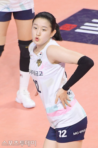 김연경·레오, 프로배구 올스타전 남녀부 MVP 수상