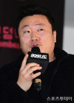 [ST포토] 국민 빌런 영철 이승용, 기자회견 왔어요