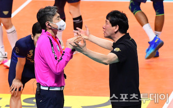 [ST포토] 신영철 감독 '판정이 이상해'