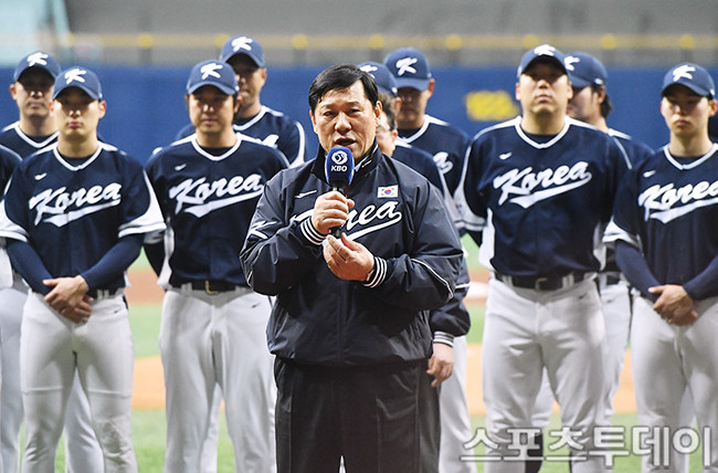 KBO 총재와 국회의원, 문화체육관광부 제2차관, 시각장애인 중계 음성 지원 서비스 체험 현장 확인