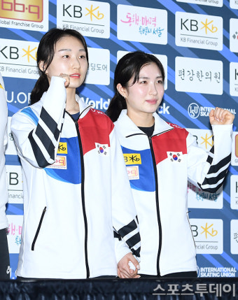 [ST포토] 최민정-김길리 '손 꼭 잡고 파이팅'