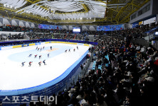 [ST포토] 관중으로 가득찬 목동아이스링크