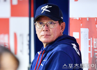 이겼지만 웃지 못한 이강철 감독 