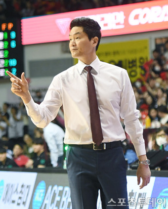 [ST포토] 전희철 감독 '좋아좋아'