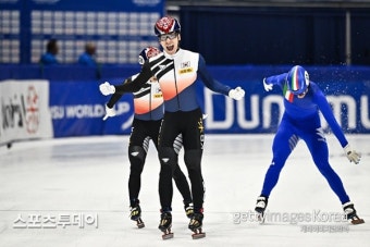 황대헌, 린샤오쥔 꺾고 1500m 금빛 레이스…박지원은 1000m 금메달