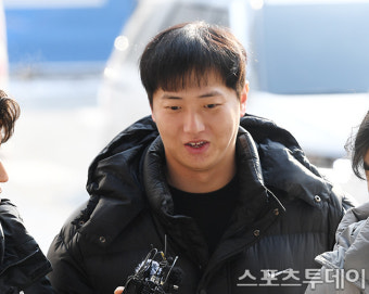 [ST포토] '김하성 폭행논란' 임혜동, 취재진 질문에 여유있게