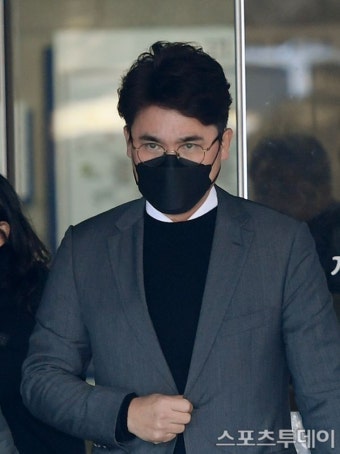 [ST포토] 영장실질심사 마친 장정석 전 단장, '눈에 힘 주고'