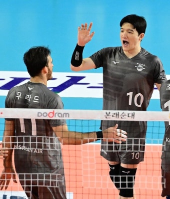 '무라드 23점' 대한항공 3-1로 승리 챙기며 1위 등극…삼성화재 2연패