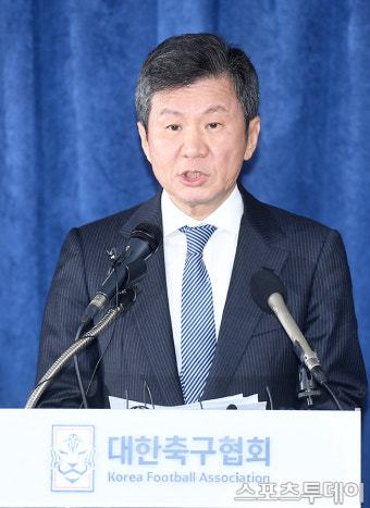 [ST포토] 정몽규 회장, 협회장 사임 없는 입장문 발표
