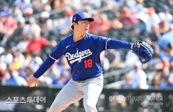 '역사상 가장 비싼 신인' 야마모토, 시범경기 데뷔전 2이닝 3K 무실점 호투