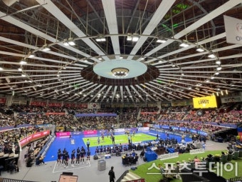 '우승 경쟁' 현대건설-흥국생명, 수원실내체육관 3836석 매진