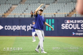오타니, 한국서의 첫 타석은 헛스윙 삼진…프리먼 솔로 홈런