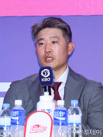 [ST포토] SSG 이숭용 감독, 인천의 새로운 감독