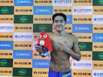 수영 김우민, 남자 자유형 1500m 우승…파리 올림픽 출전권 획득