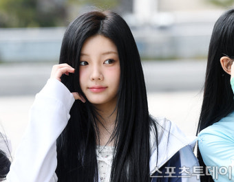 [ST포토] 아일릿 원희, 귀여운 볼하트