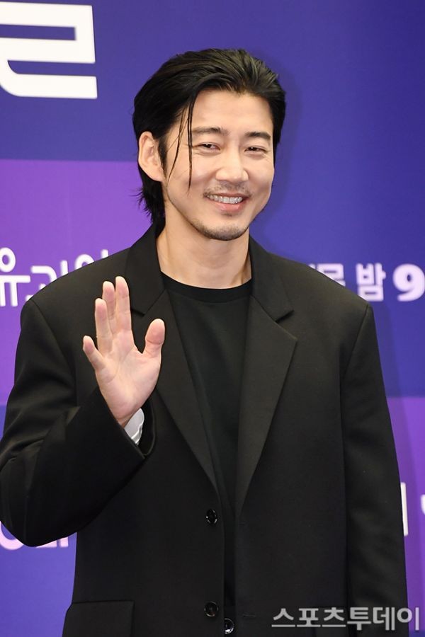 김요한, SBS 금토드라마 트라이에서 럭비부 주장으로 전격 변신하기!