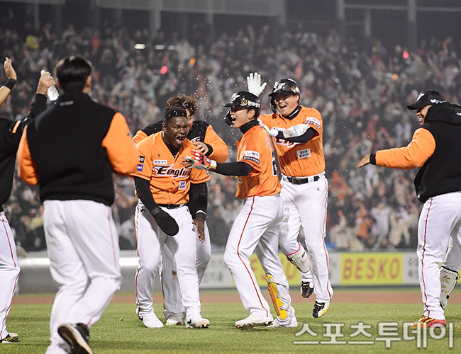 한화 이글스, KIA에 노시환 연장 결승포…연이어 5연승!