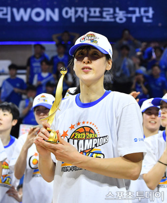 [ST포토] 김단비, 챔프전 MVP