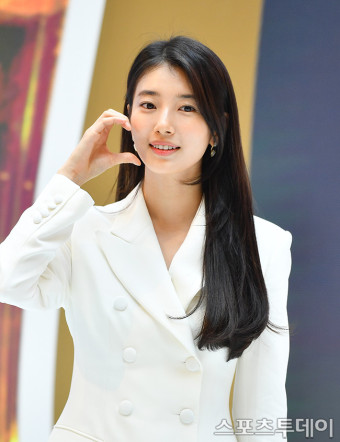 [ST포토] 수지, '사랑스러운 볼하트'